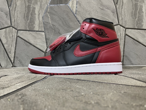 ナイキ靴正面デザイン